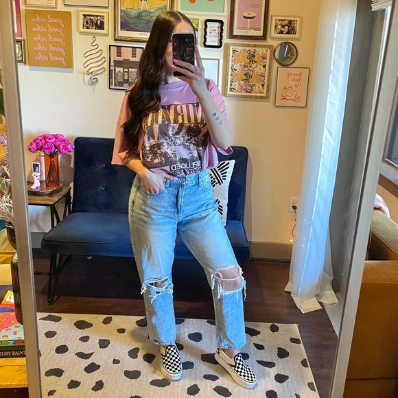 American Eagle Distressed Mom Jean - Picture 1 of 9